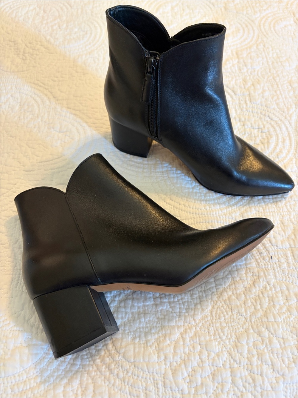 Women's Cole Haan Elyse Black Pointed Toe Ankle Boots Booties EUC